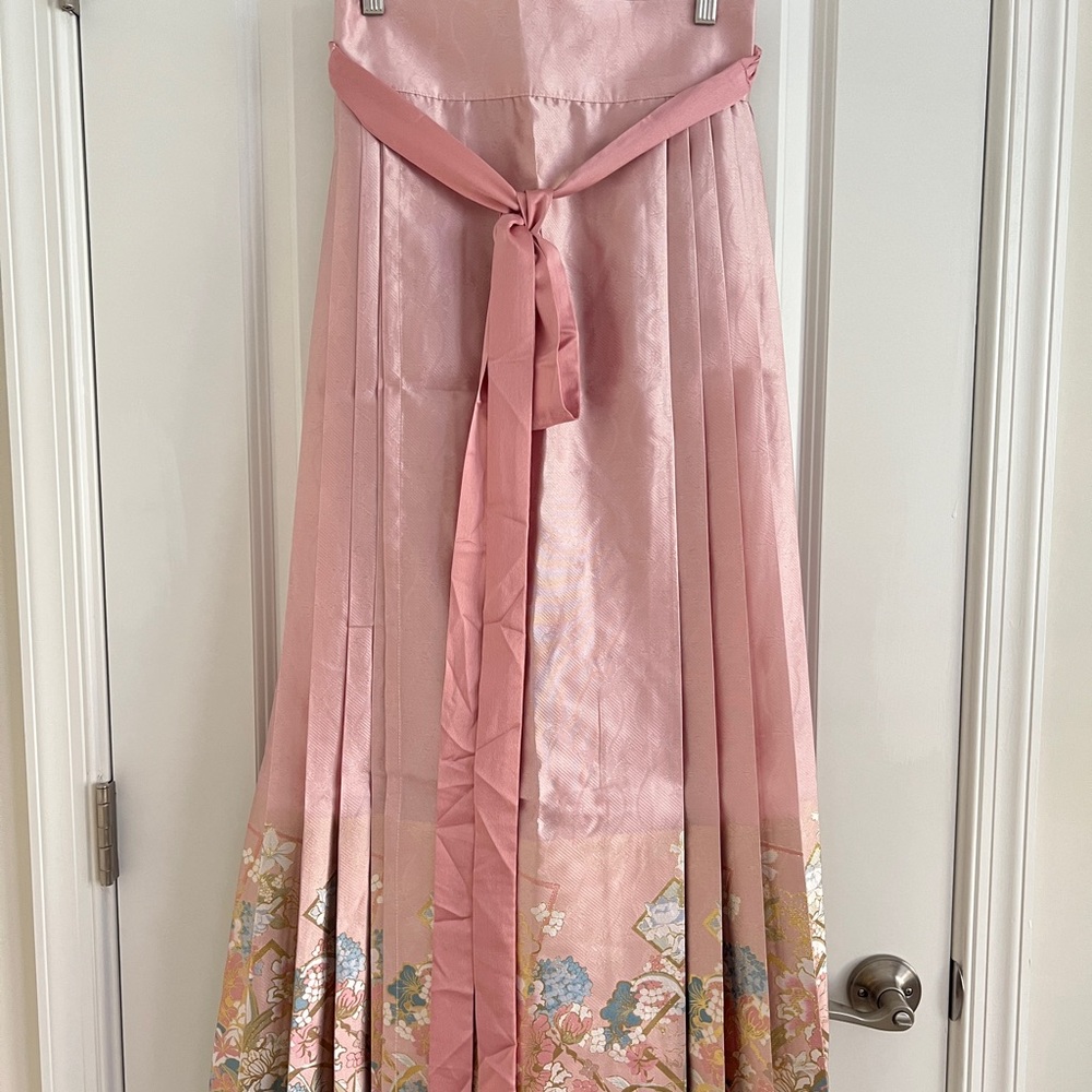 Elegant Pink Floral Pleated Skirt - Picture 3 of 3